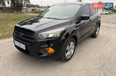 Внедорожник / Кроссовер Ford Escape 2017 в 