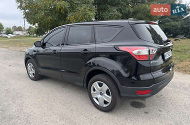 Внедорожник / Кроссовер Ford Escape 2017 в 