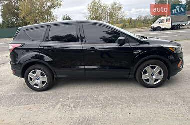 Внедорожник / Кроссовер Ford Escape 2017 в 