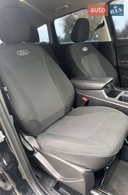 Внедорожник / Кроссовер Ford Escape 2017 в 