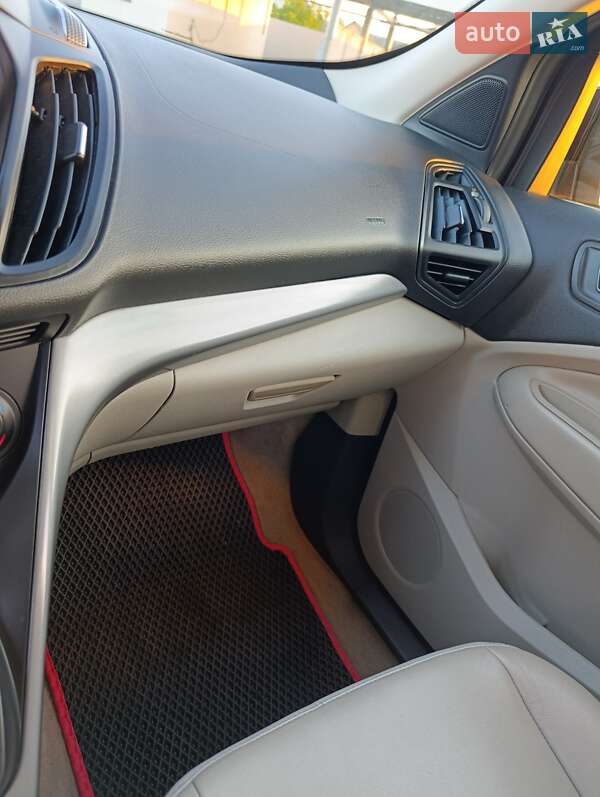 Внедорожник / Кроссовер Ford Escape 2012 в Горохове