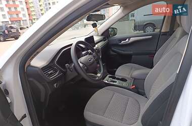 Внедорожник / Кроссовер Ford Escape 2020 в 