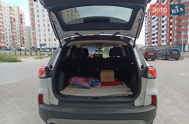 Внедорожник / Кроссовер Ford Escape 2020 в 