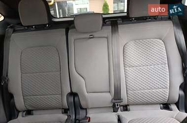 Внедорожник / Кроссовер Ford Escape 2020 в 