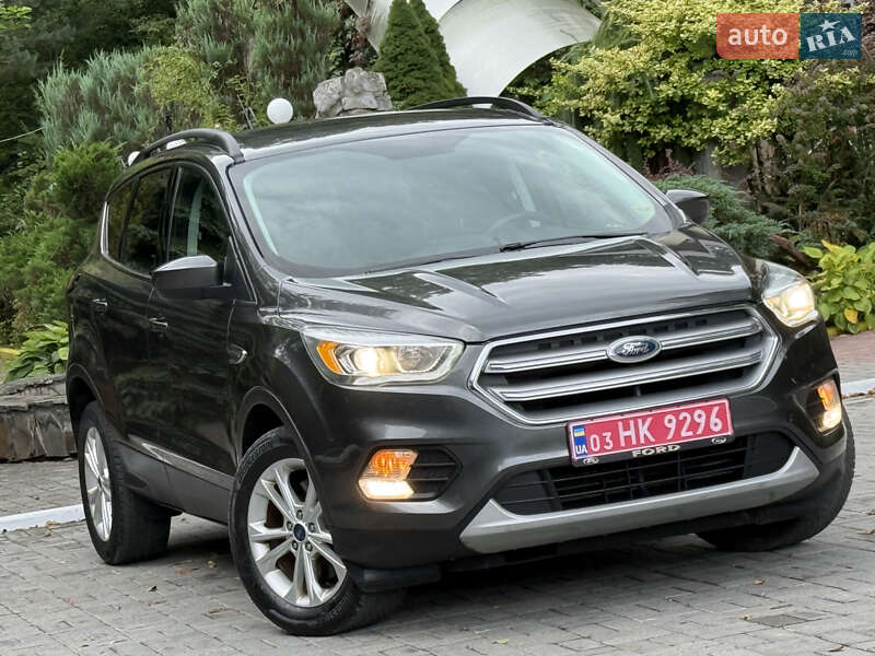 Внедорожник / Кроссовер Ford Escape 2016 в Дрогобыче