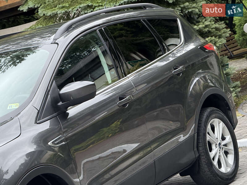 Внедорожник / Кроссовер Ford Escape 2016 в Дрогобыче