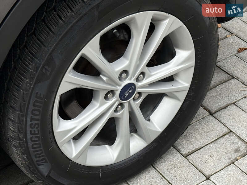 Внедорожник / Кроссовер Ford Escape 2016 в Дрогобыче