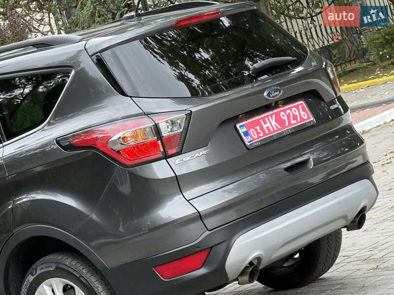 Внедорожник / Кроссовер Ford Escape 2016 в Дрогобыче