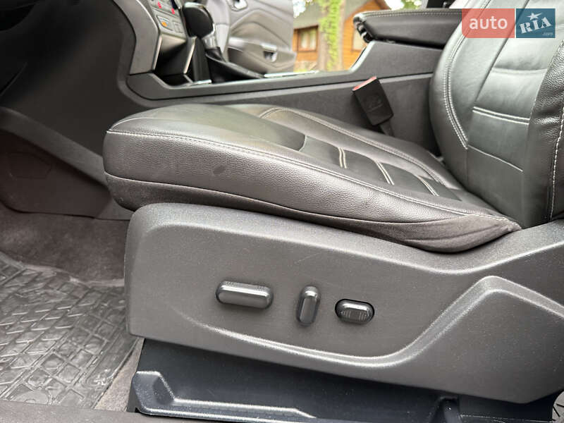 Внедорожник / Кроссовер Ford Escape 2016 в Дрогобыче
