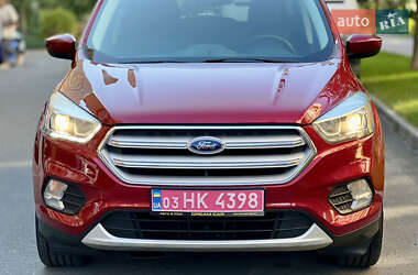 Внедорожник / Кроссовер Ford Escape 2018 в 