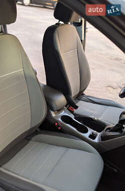 Внедорожник / Кроссовер Ford Escape 2015 в 
