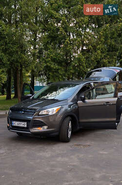Внедорожник / Кроссовер Ford Escape 2015 в 