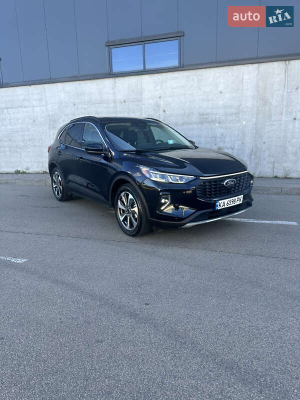 Внедорожник / Кроссовер Ford Escape 2023 в Киеве