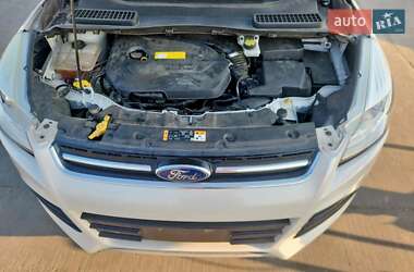 Внедорожник / Кроссовер Ford Escape 2015 в 