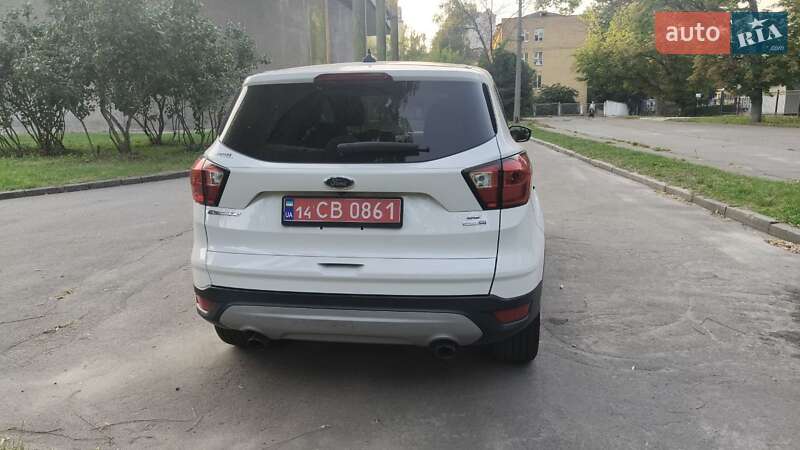 Внедорожник / Кроссовер Ford Escape 2019 в Киеве