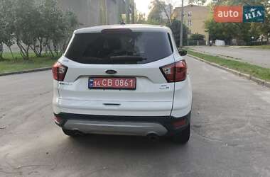 Внедорожник / Кроссовер Ford Escape 2019 в 