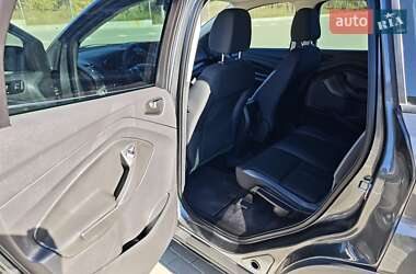 Внедорожник / Кроссовер Ford Escape 2015 в 