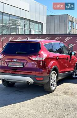 Внедорожник / Кроссовер Ford Escape 2015 в 