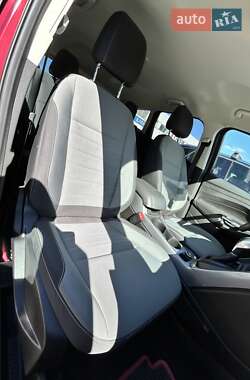 Внедорожник / Кроссовер Ford Escape 2015 в 