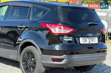 Внедорожник / Кроссовер Ford Escape 2016 в 