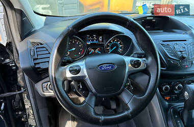 Внедорожник / Кроссовер Ford Escape 2016 в 