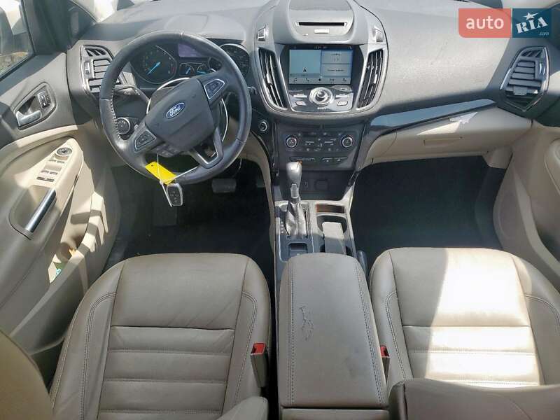 Внедорожник / Кроссовер Ford Escape 2017 в Черкассах