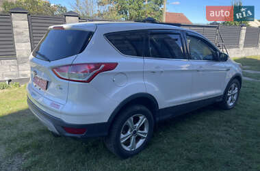 Внедорожник / Кроссовер Ford Escape 2015 в 