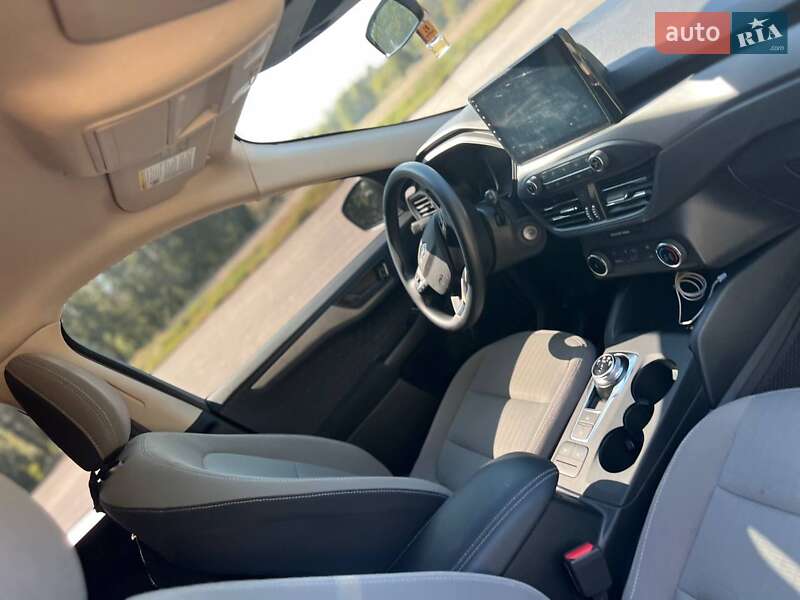 Внедорожник / Кроссовер Ford Escape 2019 в Горишних Плавнях