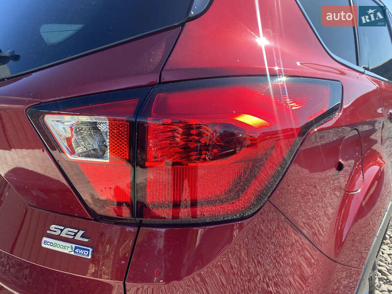 Внедорожник / Кроссовер Ford Escape 2018 в Львове