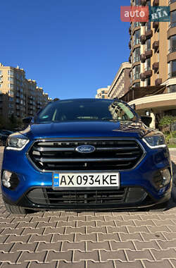 Внедорожник / Кроссовер Ford Escape 2017 в 