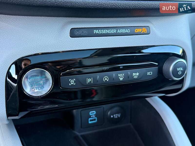 Внедорожник / Кроссовер Ford Escape 2023 в Киеве