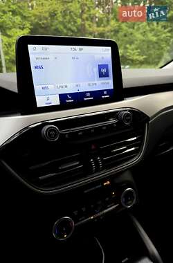 Внедорожник / Кроссовер Ford Escape 2022 в 