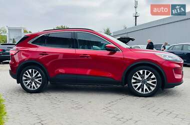 Внедорожник / Кроссовер Ford Escape 2020 в 