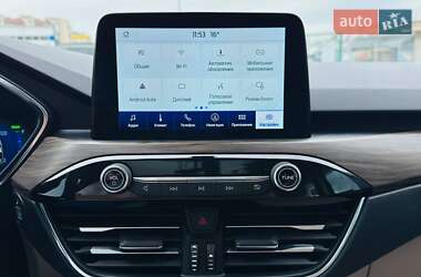 Внедорожник / Кроссовер Ford Escape 2020 в 