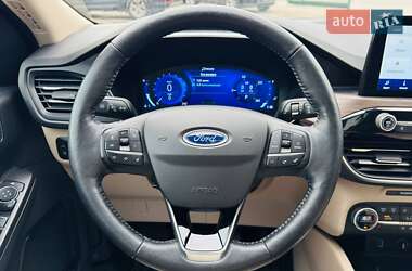Внедорожник / Кроссовер Ford Escape 2020 в 