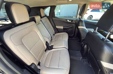 Внедорожник / Кроссовер Ford Escape 2020 в 