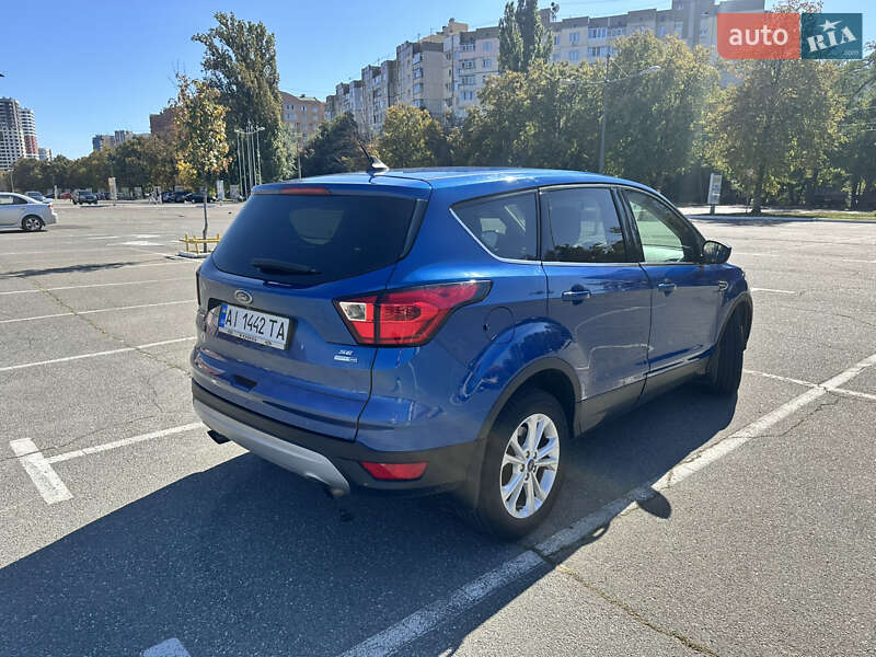 Внедорожник / Кроссовер Ford Escape 2018 в Киеве
