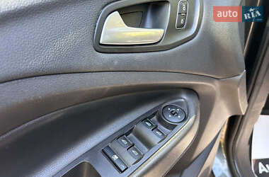 Внедорожник / Кроссовер Ford Escape 2018 в 