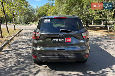 Внедорожник / Кроссовер Ford Escape 2018 в 
