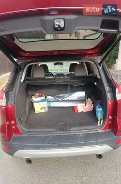 Позашляховик / Кросовер Ford Escape 2013 в 