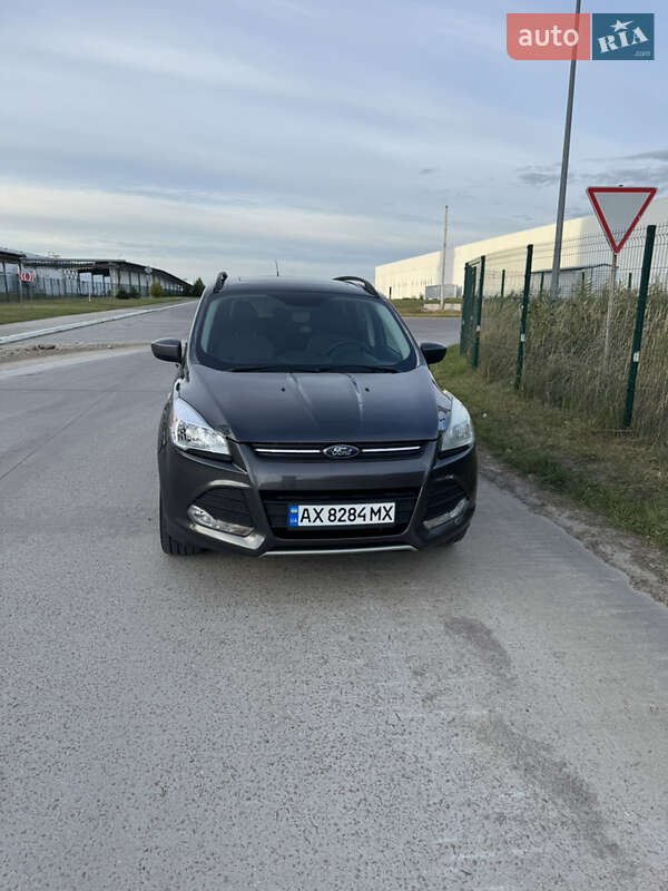 Внедорожник / Кроссовер Ford Escape 2015 в 