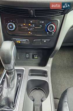 Внедорожник / Кроссовер Ford Escape 2017 в 