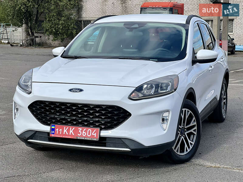Внедорожник / Кроссовер Ford Escape 2020 в 