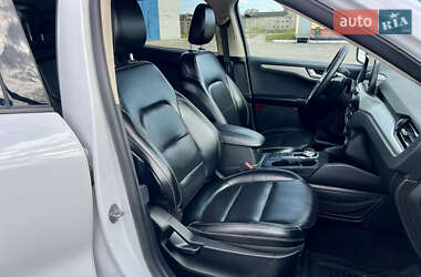 Внедорожник / Кроссовер Ford Escape 2020 в 