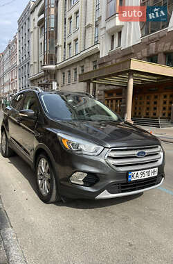 Внедорожник / Кроссовер Ford Escape 2017 в 