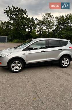 Внедорожник / Кроссовер Ford Escape 2015 в 