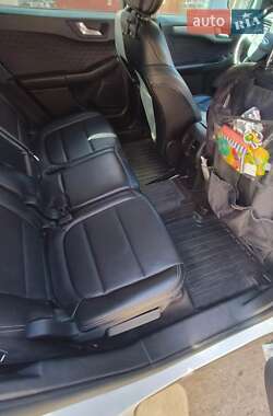 Внедорожник / Кроссовер Ford Escape 2020 в 