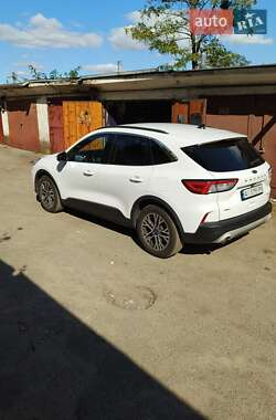 Внедорожник / Кроссовер Ford Escape 2020 в 