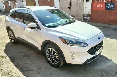 Внедорожник / Кроссовер Ford Escape 2020 в 