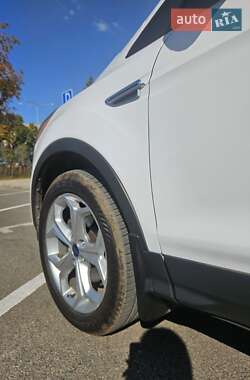 Внедорожник / Кроссовер Ford Escape 2014 в 